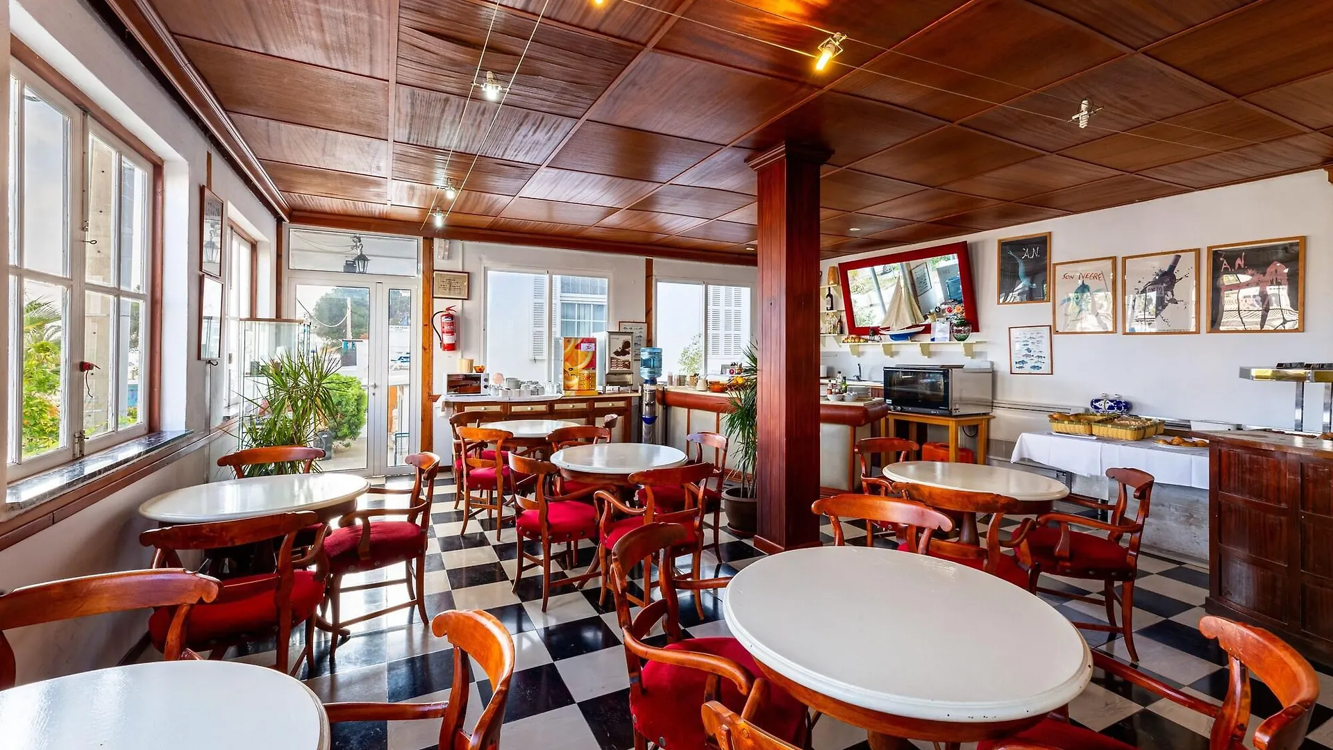 Hostal Residencia San Francisco Portocolom  Gasthof